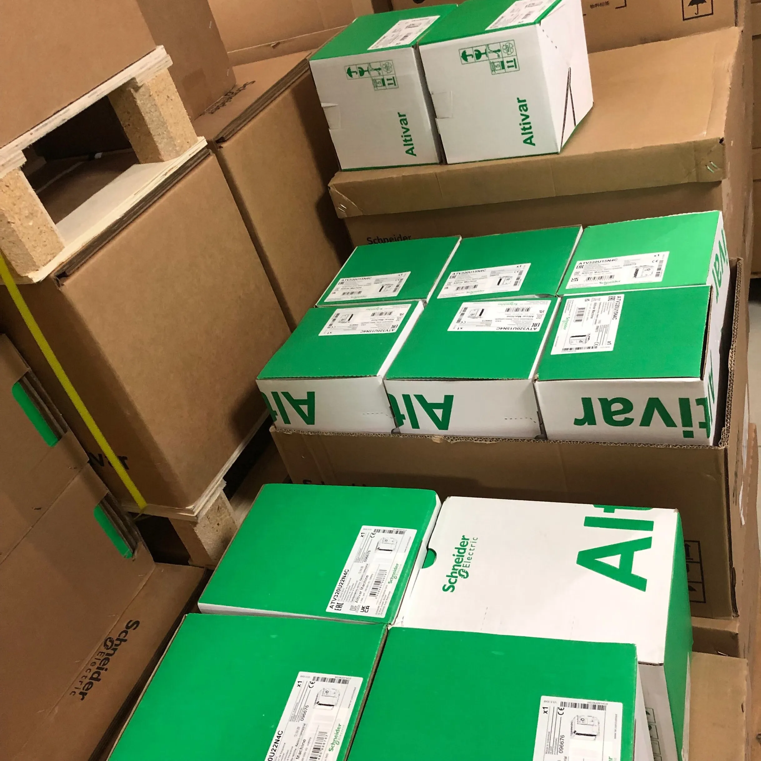 New Original For Schneider PLC Module TM172PBG28R TM172PDG28R TM172PBG42R TM172PDG42R TM172PBG42RI TM172PBG28RI TM172E28R