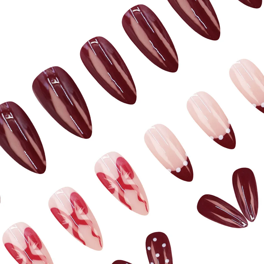 24개 프렌치 인조 손톱 (스티키 탭 포함) 아름다운 중간 길이 아몬드 모양 프레스온 네일 (참 장식 포함) 가을 겨울 리본 네일 팁