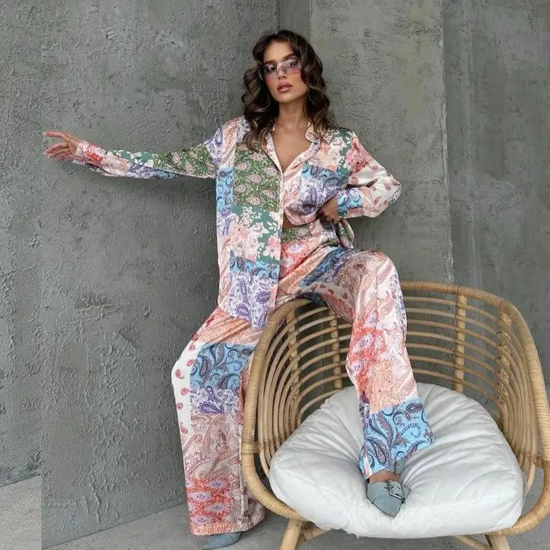 

2024, женский комплект из двух предметов с длинными брюками и этническим принтом, модный винтажный костюм из двух предметов для женщин среднего возраста