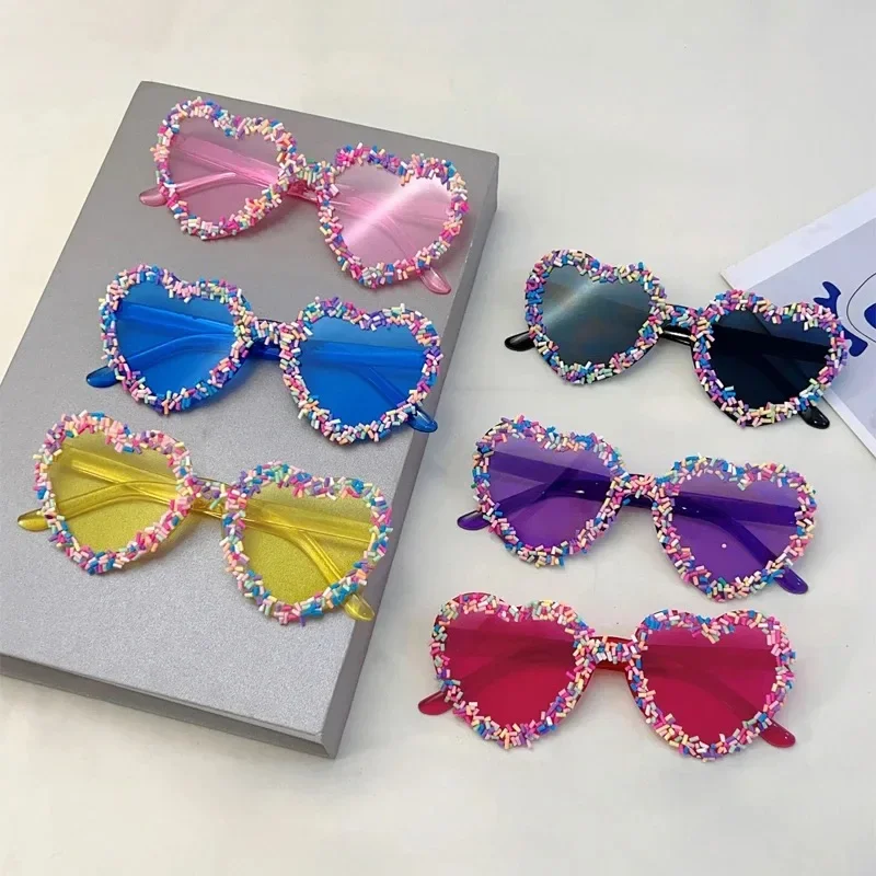 Popular y2k Vintage Love Heart Sunglasses Women For Men Luxury Brand Design Sun Glasses Punk Cake Candy Pink Cute Party Eyewear image 6
