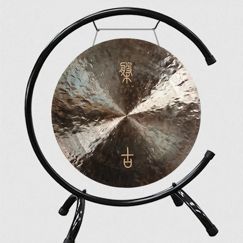 

Сделано в Китае. Глубокий и длинный ветровой гонг длиной 100 см.