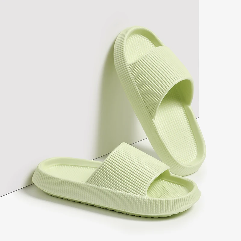 

2025 новые мужские уличные модные сандалии на толстой подошве-нескользящие тапочки для душа для ванной комнаты, легкие удобные домашние тапочки