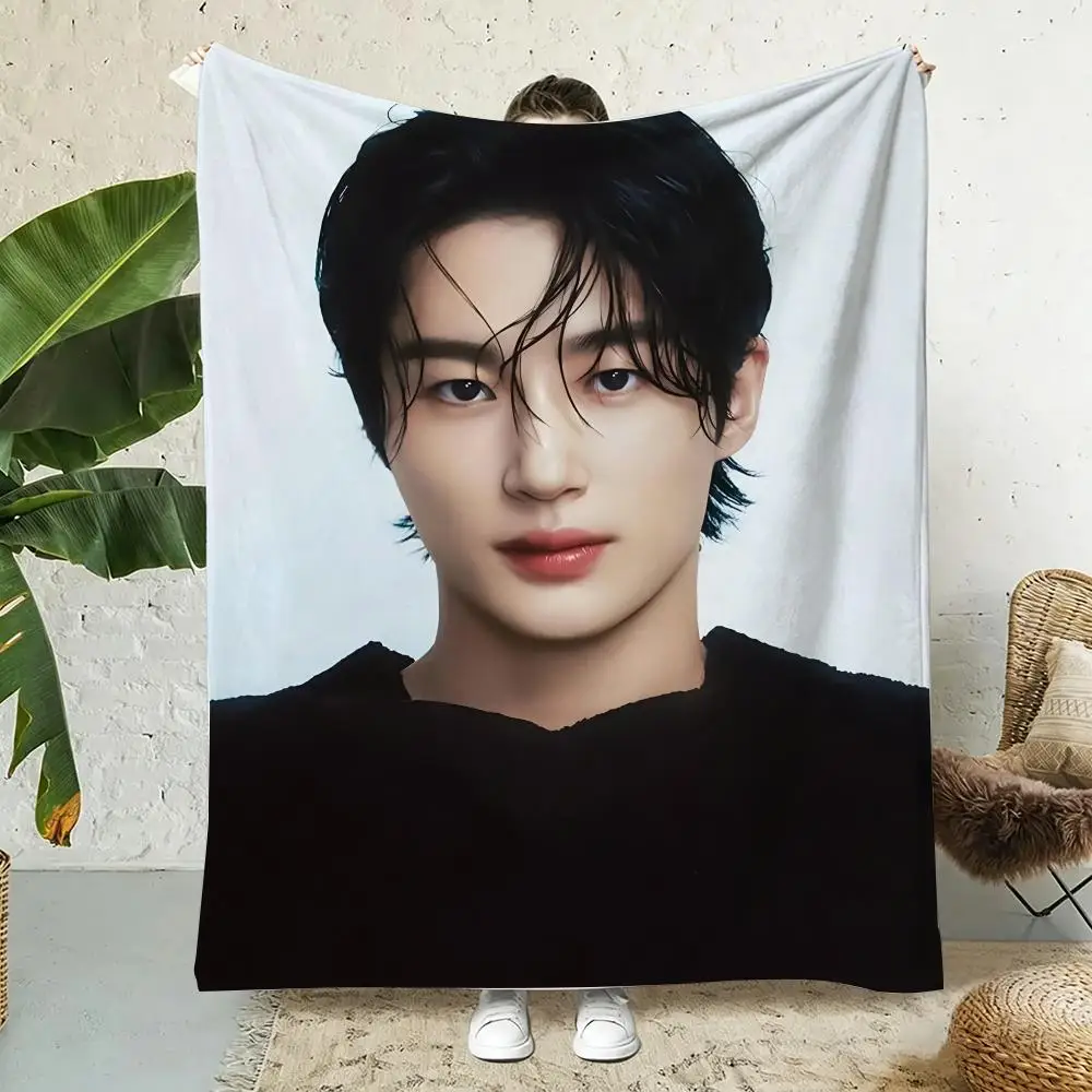 B-Byeon W-Woo-seok Korea Throw Soft Flannel Throw Blanket, Lightweight Breathable Summer Nap Blanket For Home Travel Cozy Decor