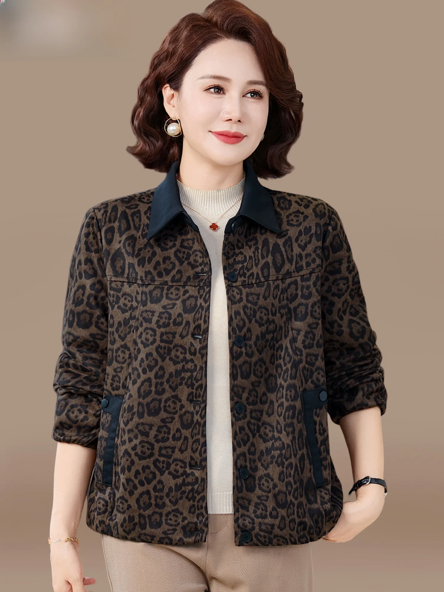 

ort Mom Autumn Outerwear 2025 New Sle Middle-Aged Women's Faion Jaet Korean Lady Brand Top Women's Loose Fit Cardigan