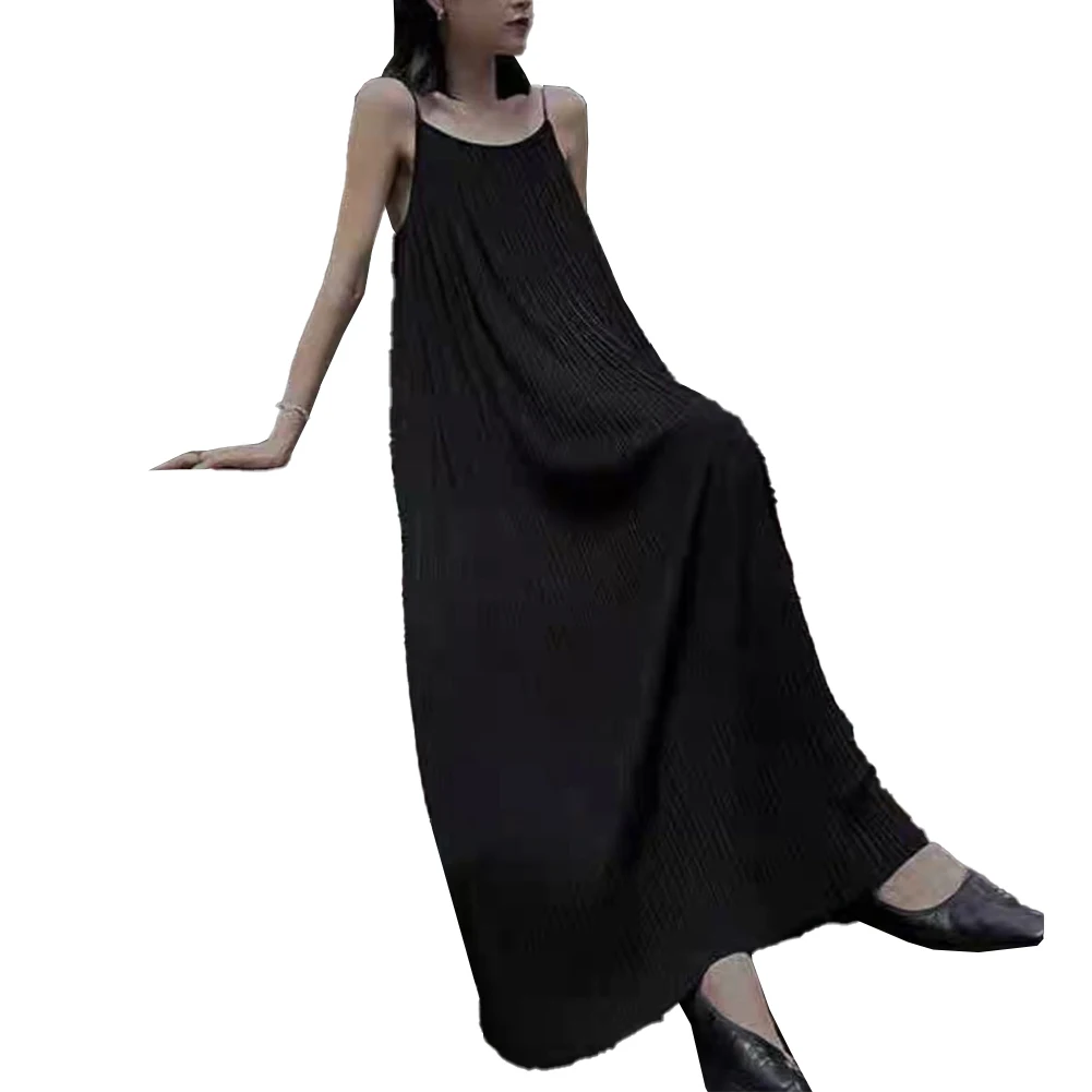 Robe à bretelles plissée en Polyester noir pour femmes, vêtements intérieurs sans effort, Style paresseux, toutes saisons, pièce autonome, saison appropriée