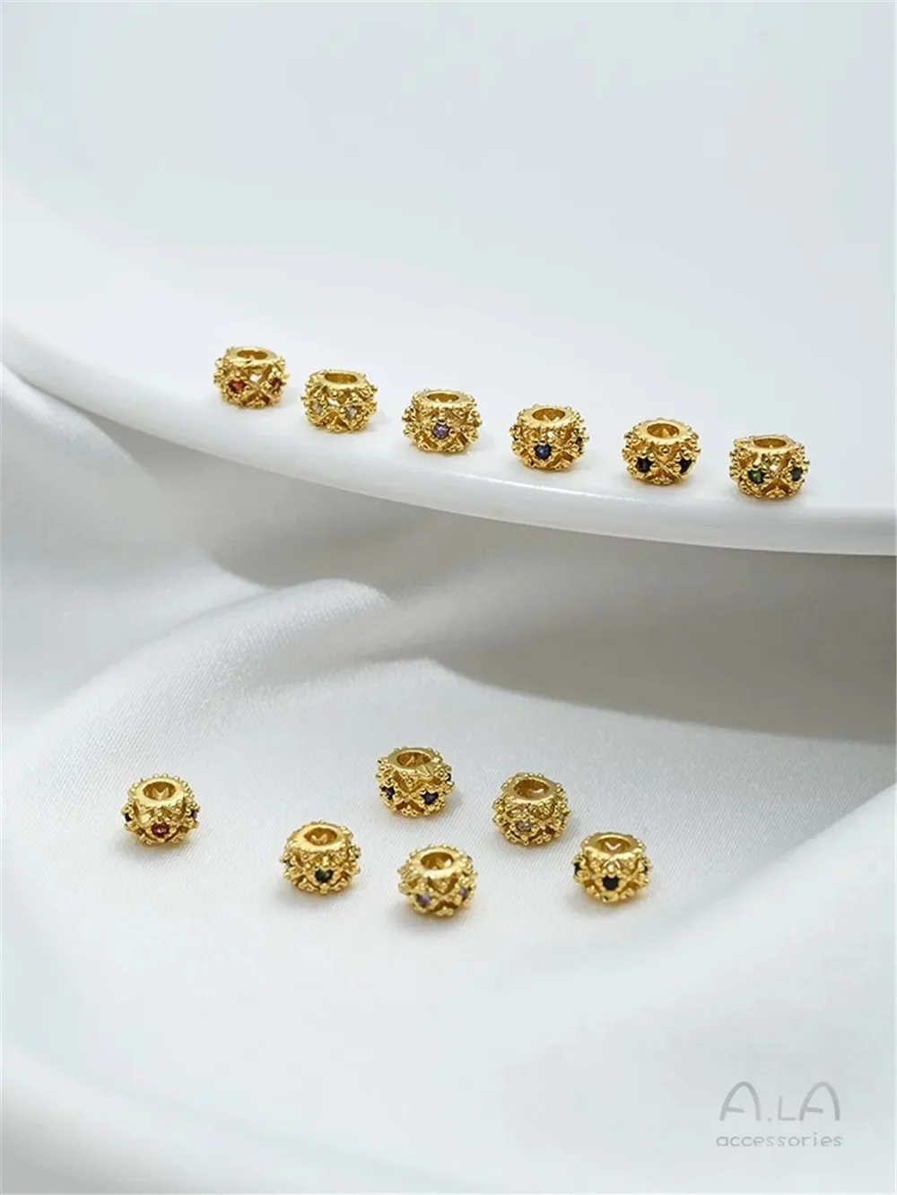 

18K Copper-plated Real Gold Inlaid with Colored Zircon Hollow Wreath Bead Diy Handmade Beaded Bracelet Jewelry Accessories