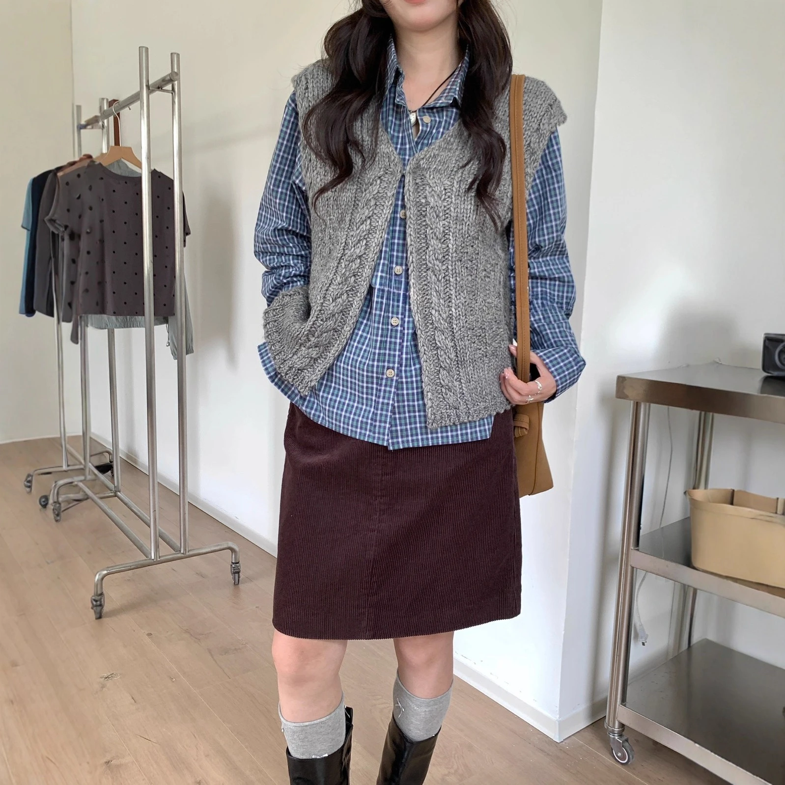 

Fashion Commuter Temperament Retro Slimming Corduroy A Version Versatile Skirt for Women