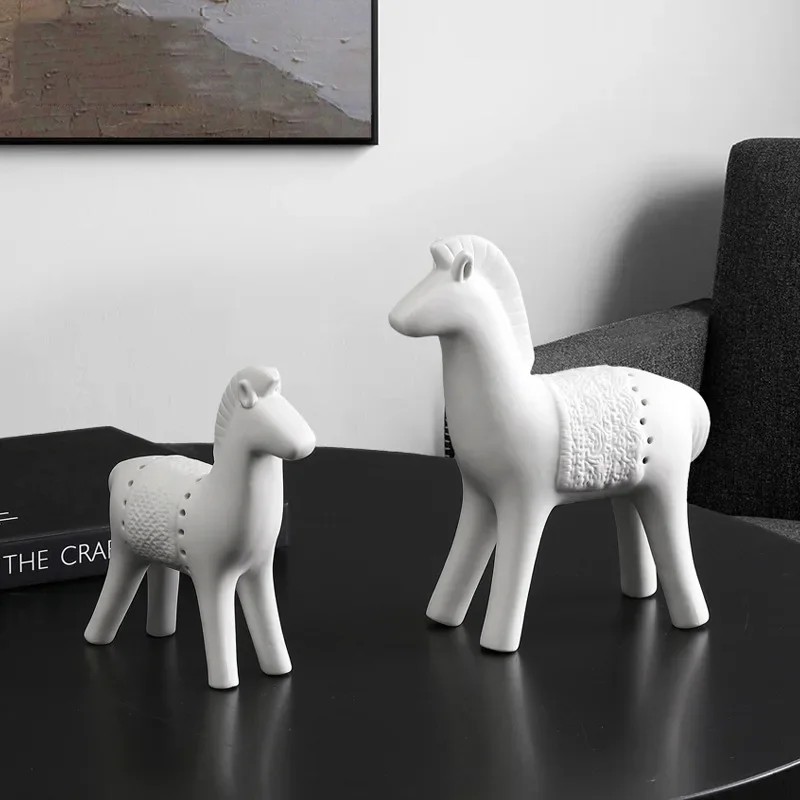 

22cm Northern，Europe wind ceramics horse Ornaments originality modern Simplicity home accessories Children's office decoration