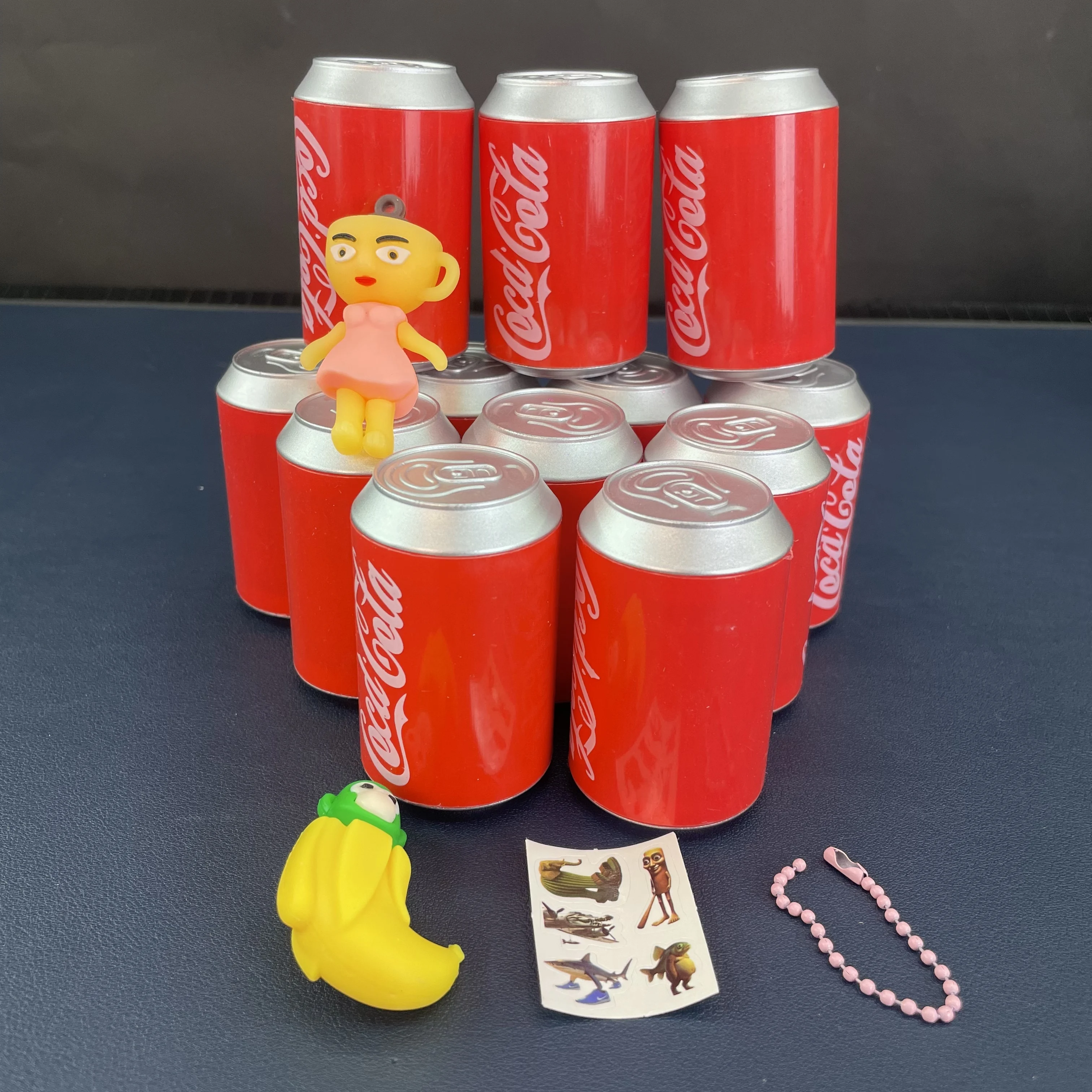 Versão de luxo de Shanhaijing 2 caixas de boneca latas caixa cega brinquedo chaveiro engraçado abstrato presente de aniversário brinquedos (dora adesivo requintado
