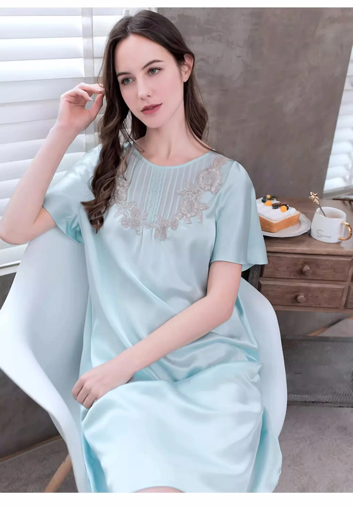 100% Mulberry Silk Short Sleeve Nightgowns Women Loose Elegant Nightdress Nightwear Room Wear One Piece Ladies Summer Sleepwear