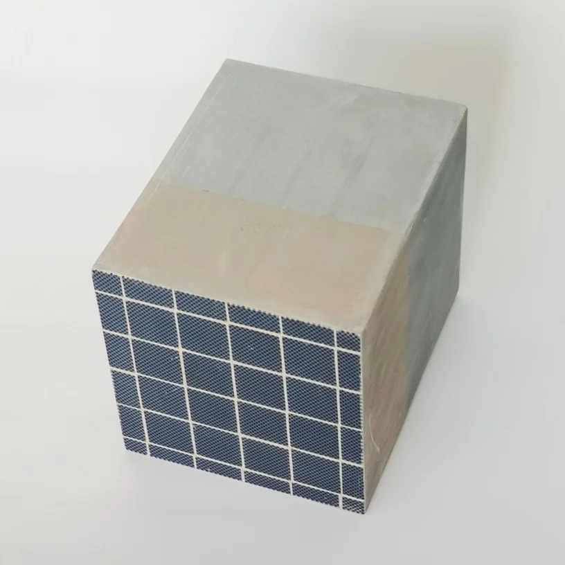 

Customized Engine Parts New DPF Ceramic Substrate Square Ceramic Carrier Particulate Filter