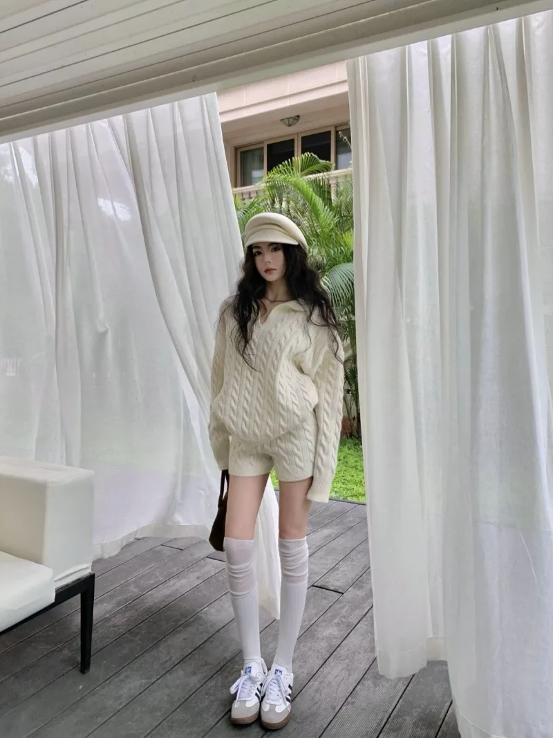 ชุดถัก cewek seksi หวานสำหรับผู้หญิง, เสื้อสเวตเตอร์คอโปโลกางเกงขาสั้นเอวสูงชุดสองชิ้นสำหรับฤดูใบไม้ร่วงและฤดูหนาว