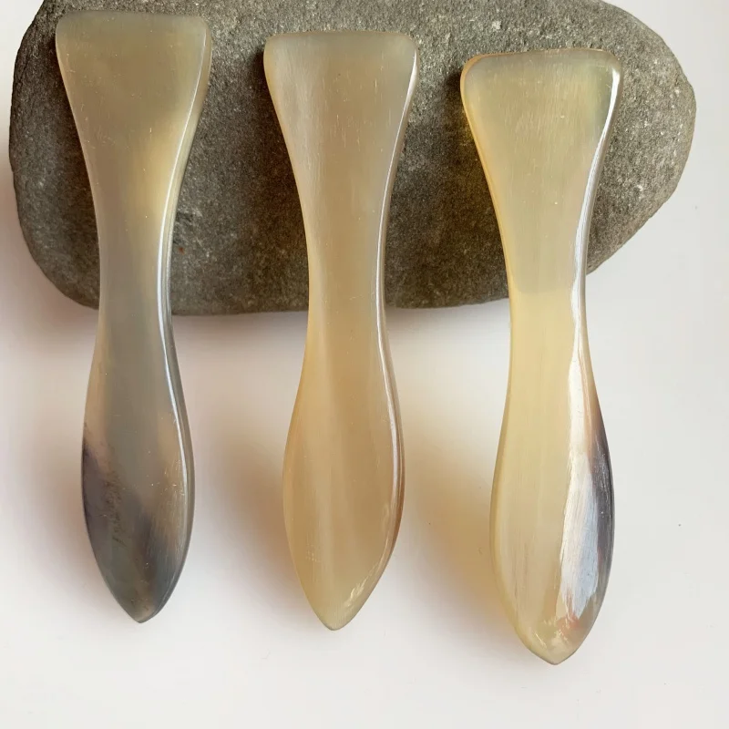 Horn Scrapping Plate Fish-Shaped Piece Beauty Massage Piece Horn Fishbone Gua Sha Scraping Massage Tool Horn Comb Factory Wholes