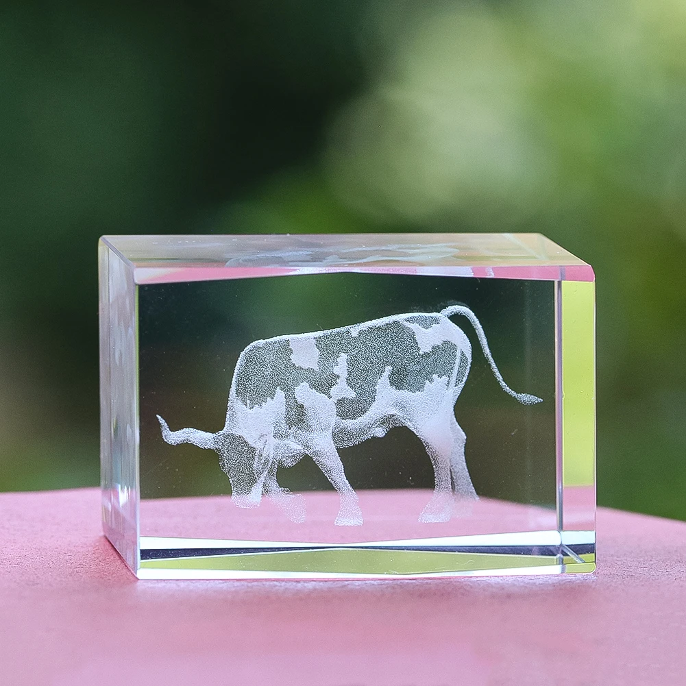 Exquisite Mini 3D Inside - Carved Cow Ornament Crystal Glass Cube Art Sculpture A Creative and Thoughtful Gift for Friends