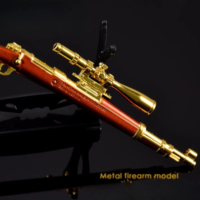 17cm/6.69in cruz 98k edição de ouro chaveiros jogos periféricos armas de brinquedo modelos mochila pingentes metal artesanato ornamentos presente do menino