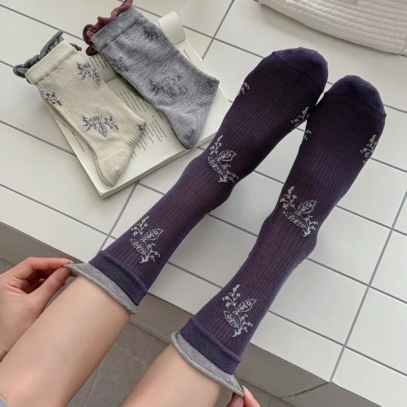 Modische lange Socken für Damen, neue Frühlings- und Sommerkollektion, süße Blumenmuster, dünne, atmungsaktive Damensocken im koreanischen Retro-Stil, Crew-Socken
