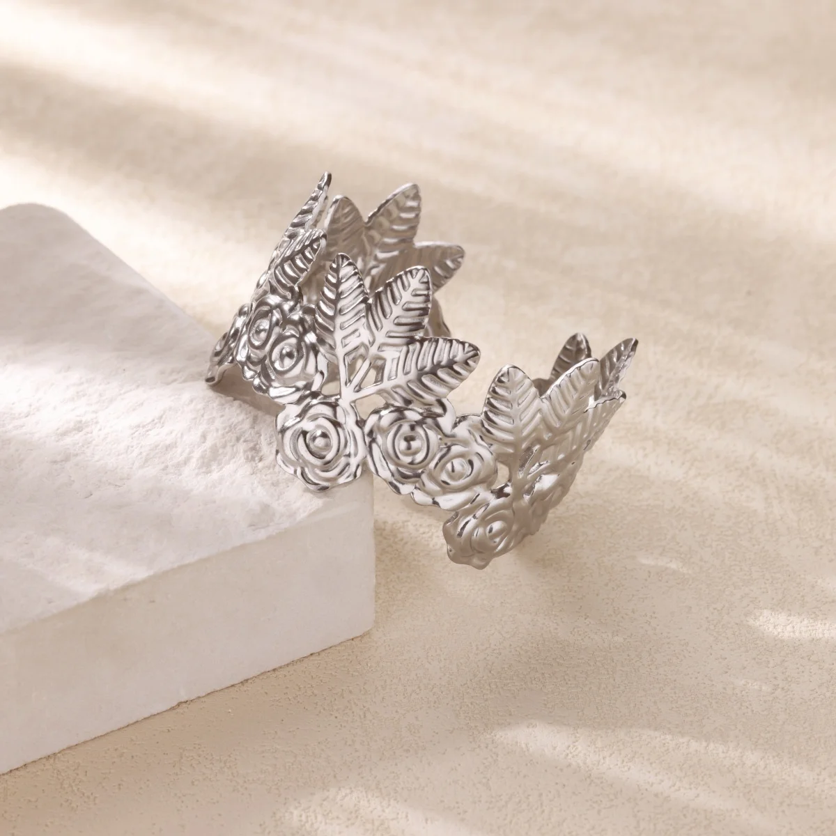 Free Shipping Vintage Roseflower Leaves Bracelet Bangle for Women Stainless Steel Open Bangle 2025 Fashion Summer Beach Jewelry