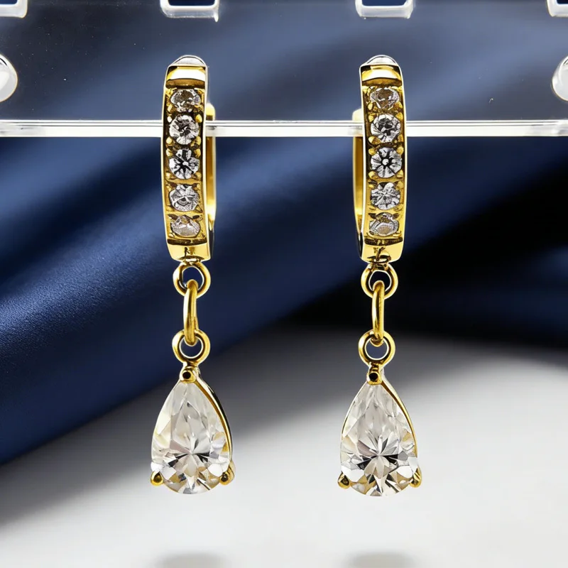 

1pair 0.5 Carat Stylish and Fascinating Micro Inlay Drop-shaped Synthetic Moissanite Golden Drop Earrings.