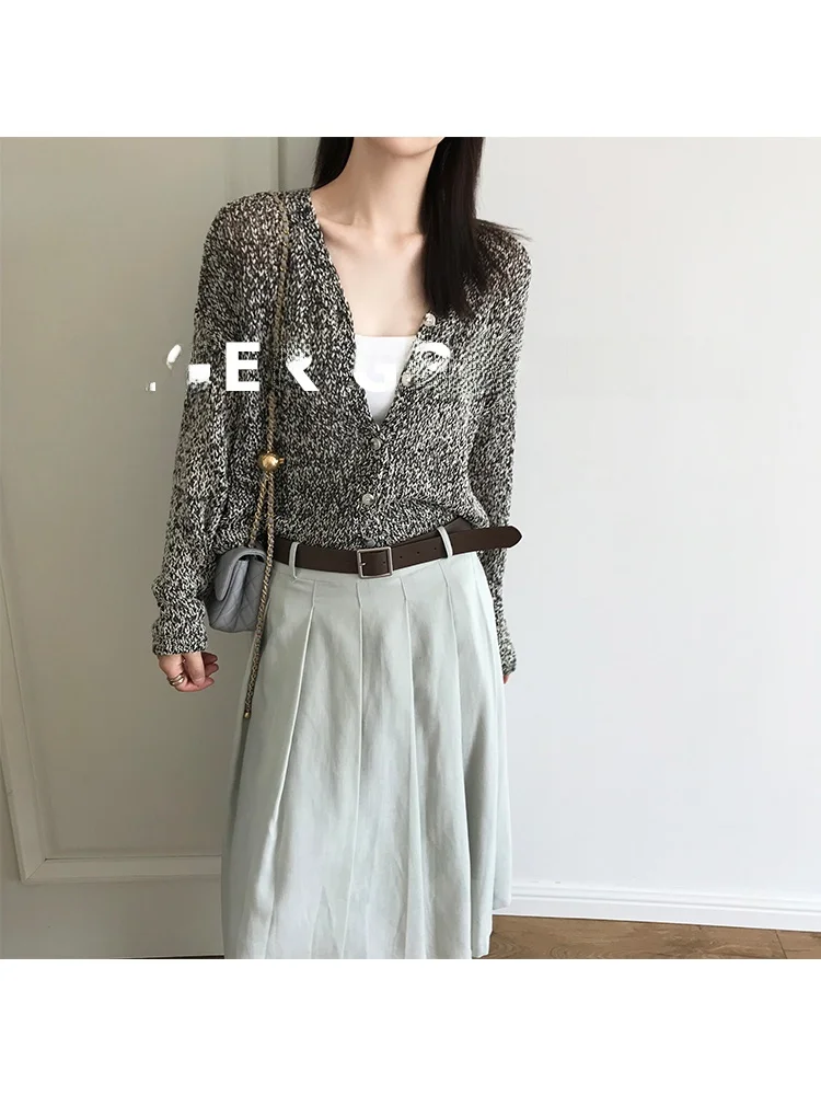 

Unique Floral Weave Mixed Bla White High Level Knitted V-Ne Cardigan Lazy Sle Cotton Polyester Women's Open-Sweater