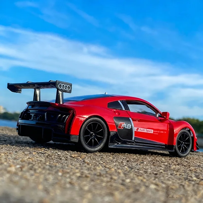 

1:24 AUDI R8 модель спортивного автомобиля из сплава, литой под давлением металлический трек, гоночный автомобиль, модель автомобиля, имитация звука, свет, коллекция, детские игрушки в подарок