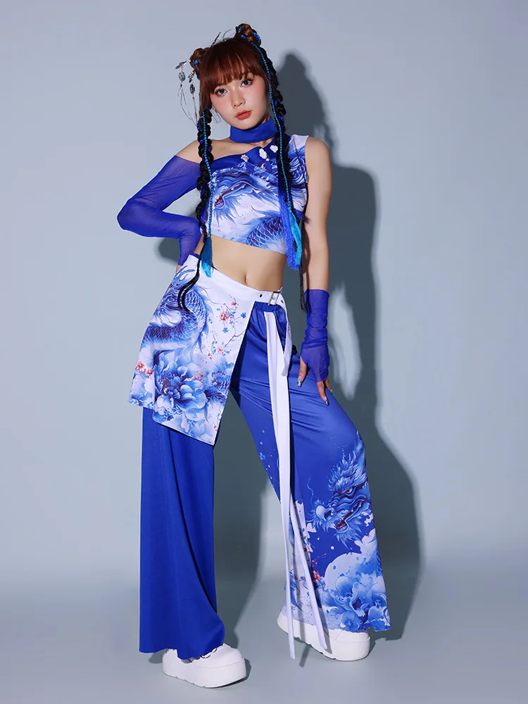 زي رقص وطني أزرق للنساء، ملابس رقص الجاز المثيرة للبالغين، زي رقص للعروض الجماعية التقليدية الصينية