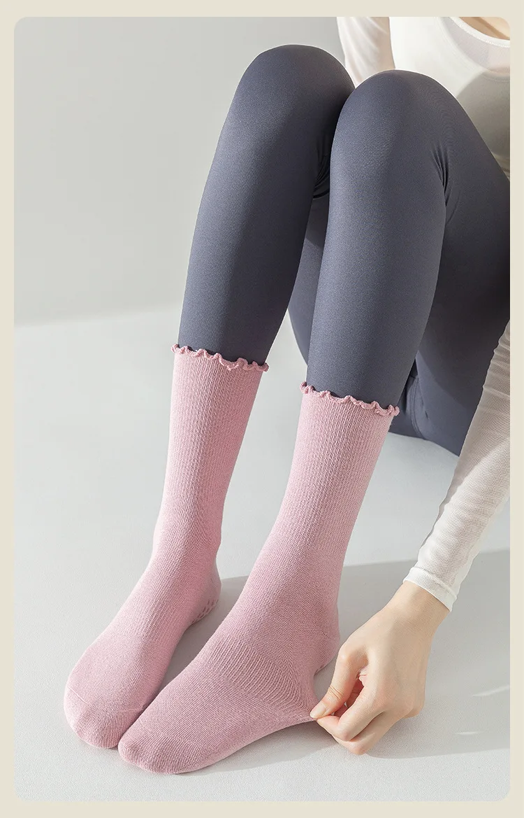 3 Paar Yoga-Socken für Damen, aus reiner Baumwolle, knöchelhoch, einfarbig, mit rutschfester Sohle, ideal für Pilates, mit Rüschen, atmungsaktiv, für Sport, Fitness und zum Tragen auf dem Boden. – Detail 18