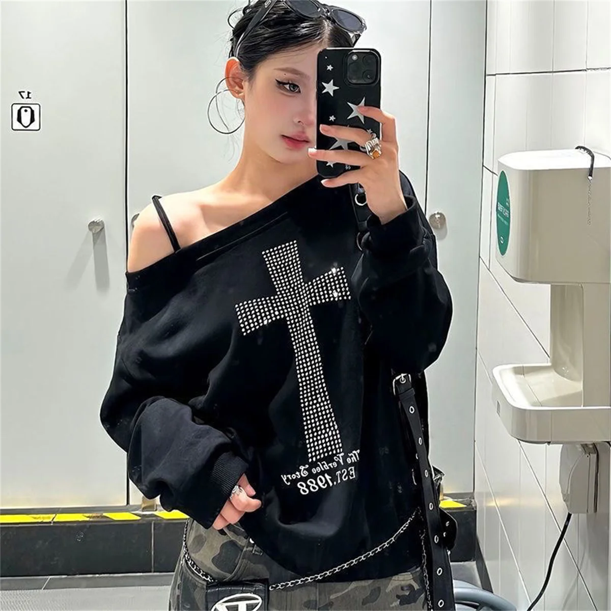 

Модные толстовки с рисунком на одно плечо, черные женские толстовки с длинными рукавами в стиле Харадзюку, одежда в стиле гранж 2000-х годов, осенние топы Y2k