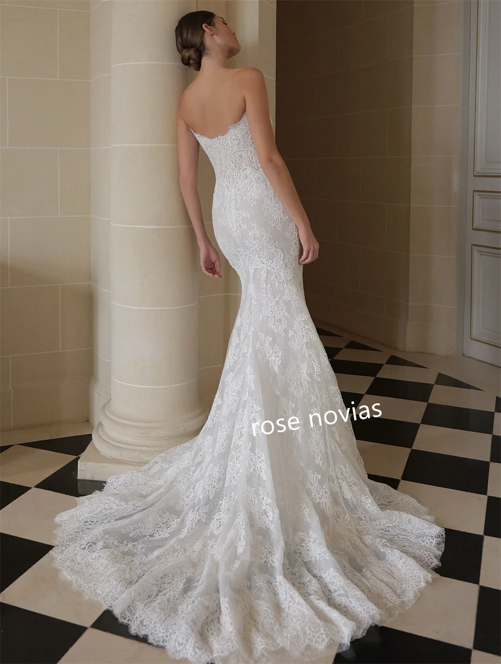 ที่กําหนดเองลูกไม้จีบ Strapless Mermaid ความยาวชั้น Bespoke โอกาสชุดผู้หญิงงานแต่งงานคุณภาพสูงอย่างเป็นทางการ