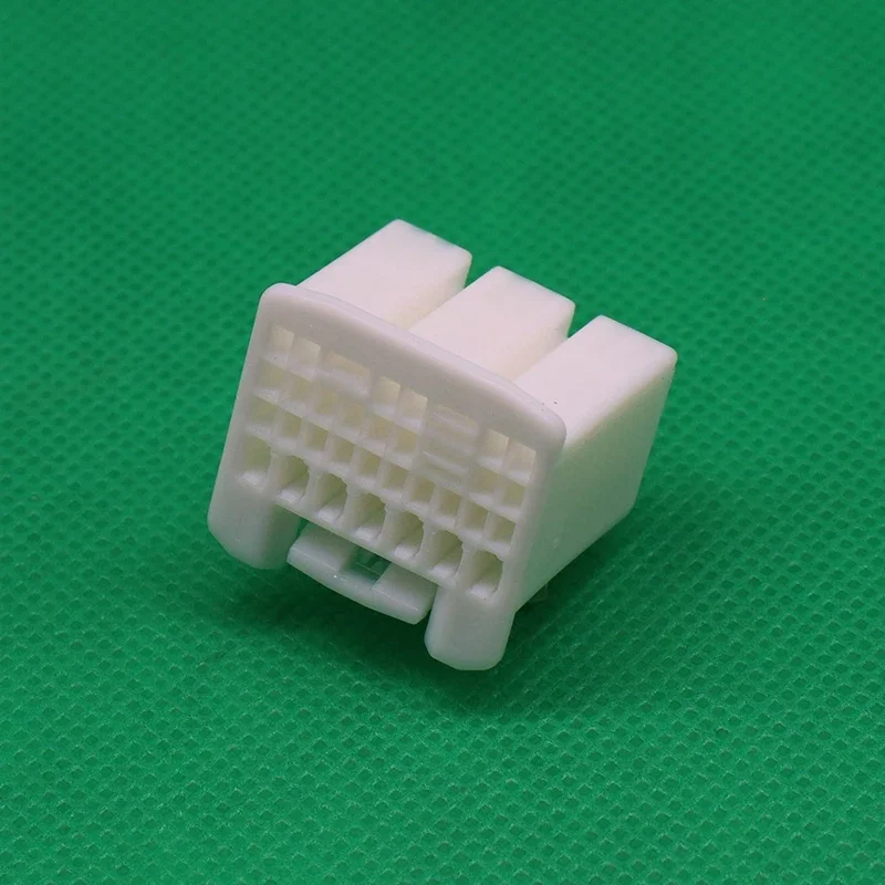 DJ7311-0.7-1.2-21 male and female for Nissan Connector 31 hole with terminal 1123341-1 view 2