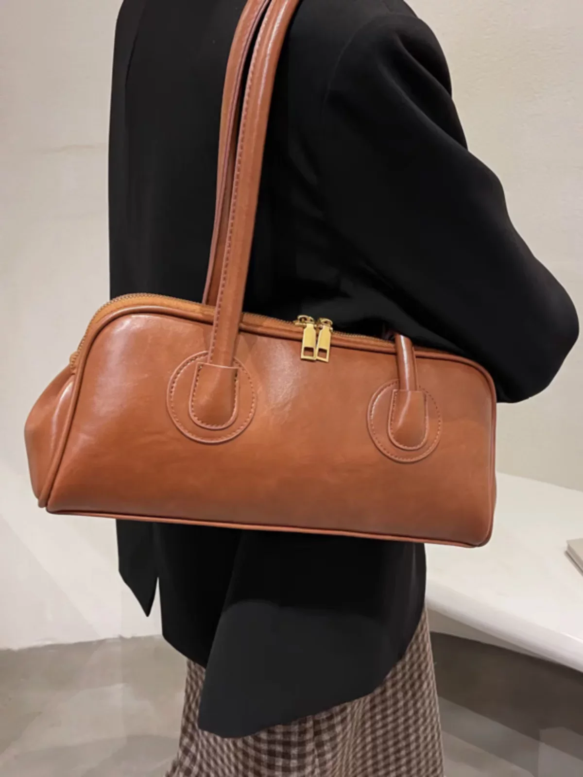 

Fashion Faux Leather Handbags for Women Large Capacity Casual Totes Versatile Shoulder Underarm Bag Suitable for Daily, Work