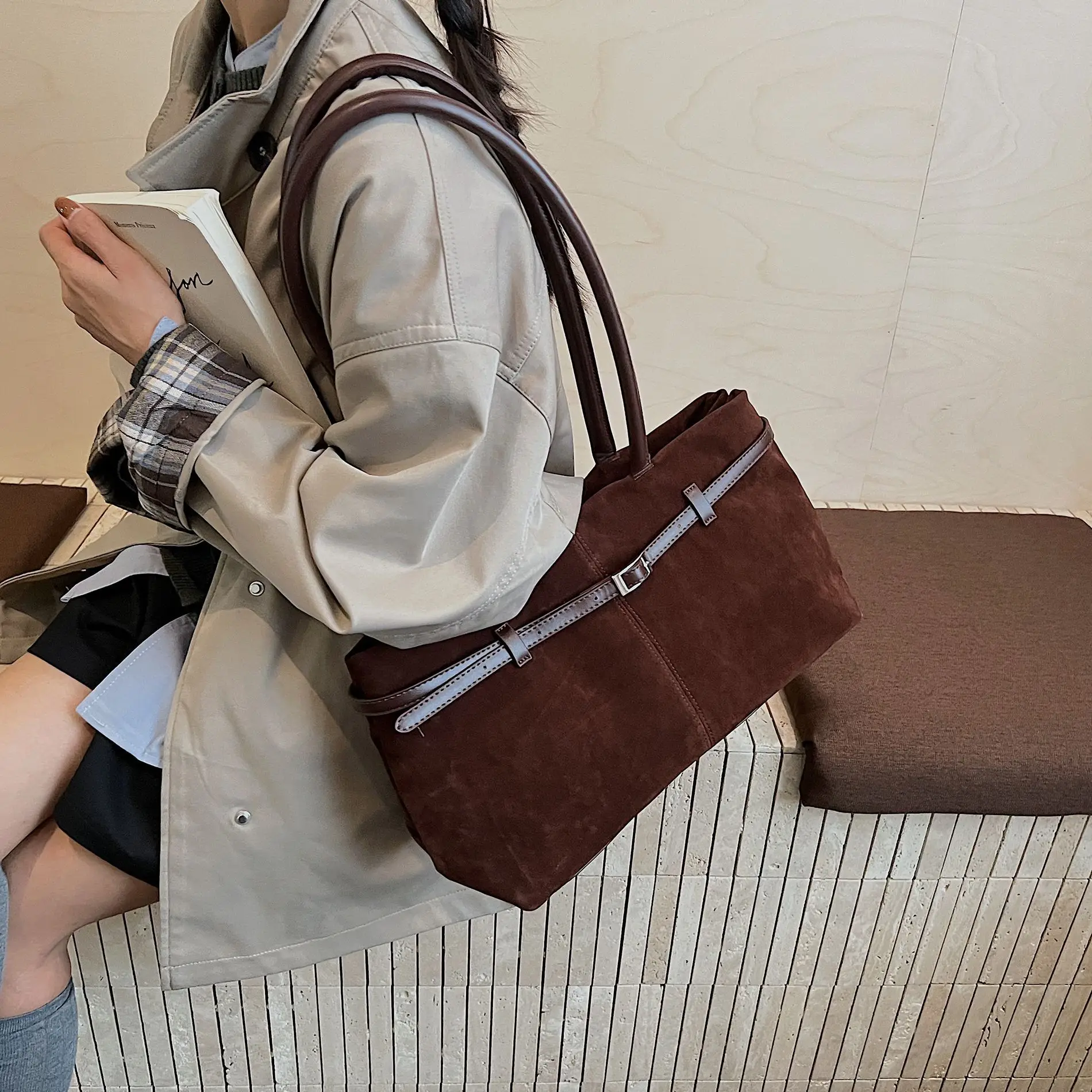 ريترو المارون حمل حقيبة المرأة حزام من الجلد الجلد المدبوغ سعة كبيرة حقيبة كتف السيدات بلون قسط تخفيف حقيبة تحت الإبط 2025 #1