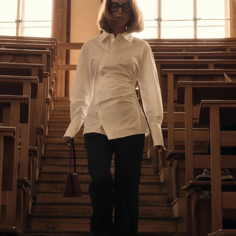 2025 nouveau coton blanc revers à manches longues taille cintrée femmes chemise conception croisée irrégulière Cardigan haut