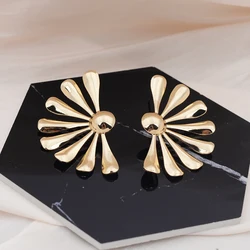 Half Big Sunflower Stud Earrings for Women Bloming Floral Hyperbole Big Ear Decoration Female Party boucle oreille femme