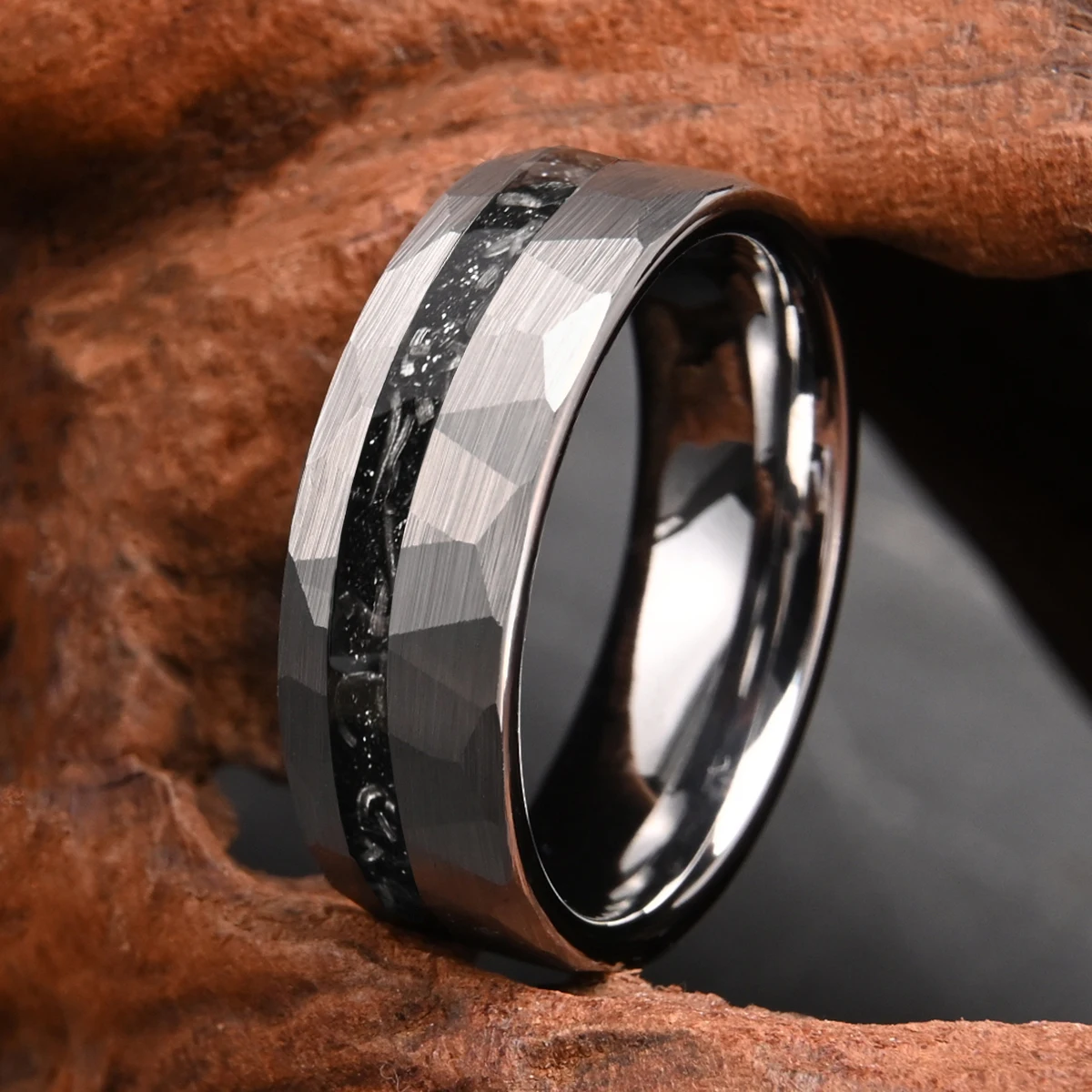 8mm Hammered Inlaid Meteorite Fragment Tungsten Ring, Men's Wedding Band Ring, Comfortable Fit Jewelry Accessories Gift