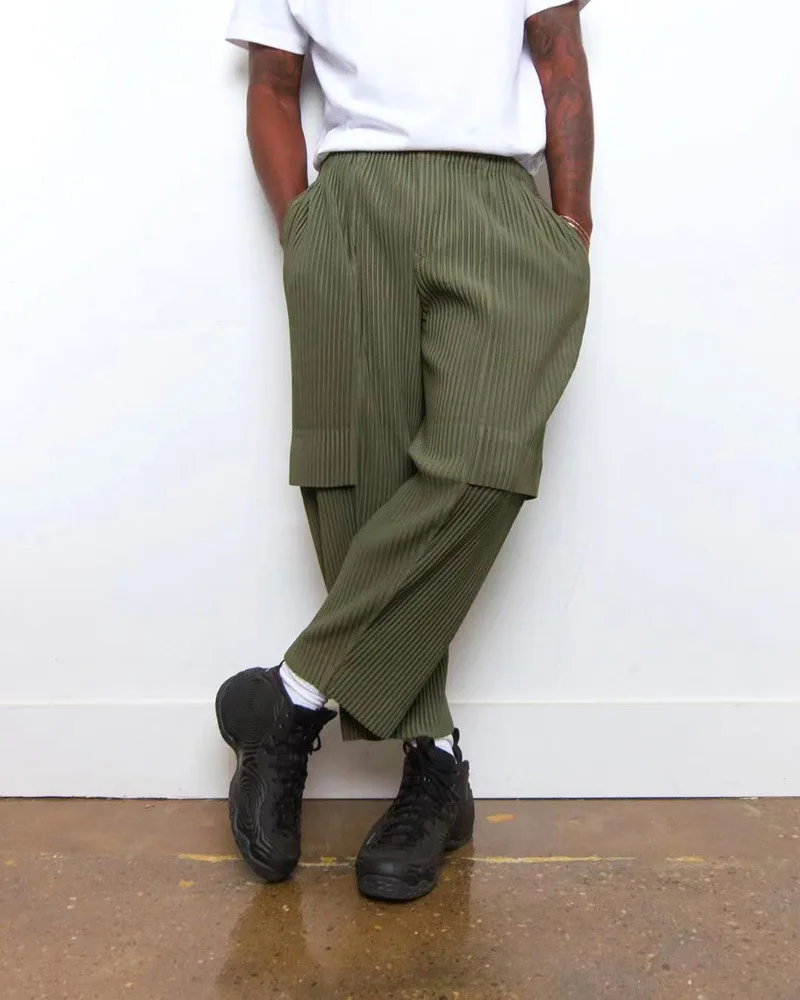 

ISSEY 2026 New Arrival Japan Miyake-Style Pleated Workwear Pants Layered Design Three-Quarter Length Relaxed Fit Men's Pants
