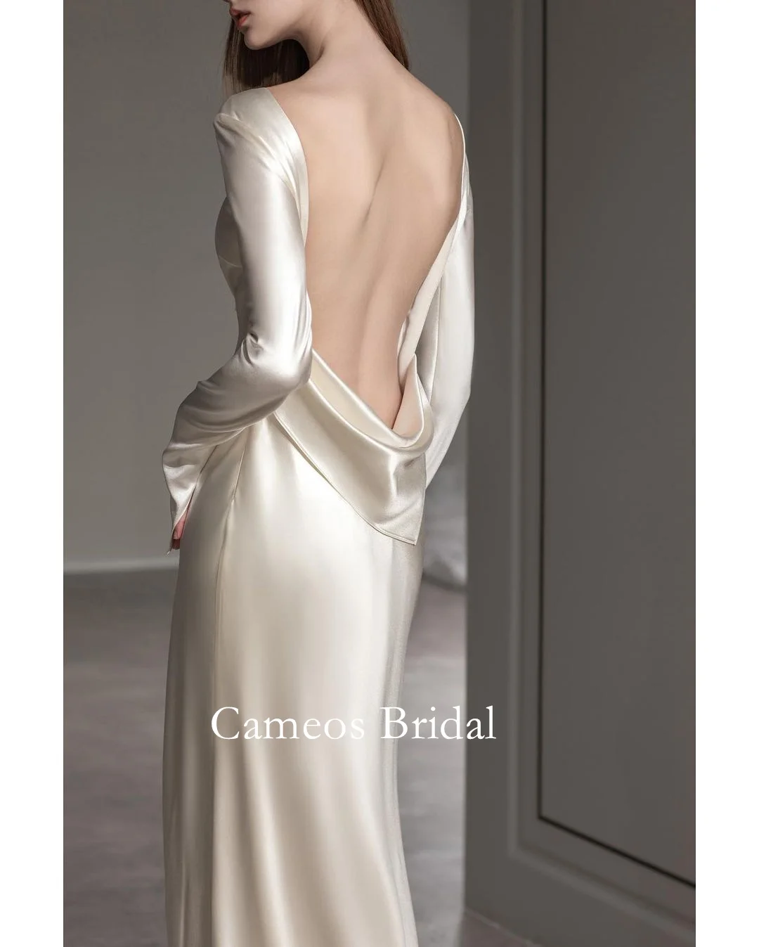 SONDR Mermaid Korea Long Sleeves Ivory Wedding Dress Customized Backless Boat Neck Bride Dress 웨딩드레스 Satin Wedding Gown Bridal