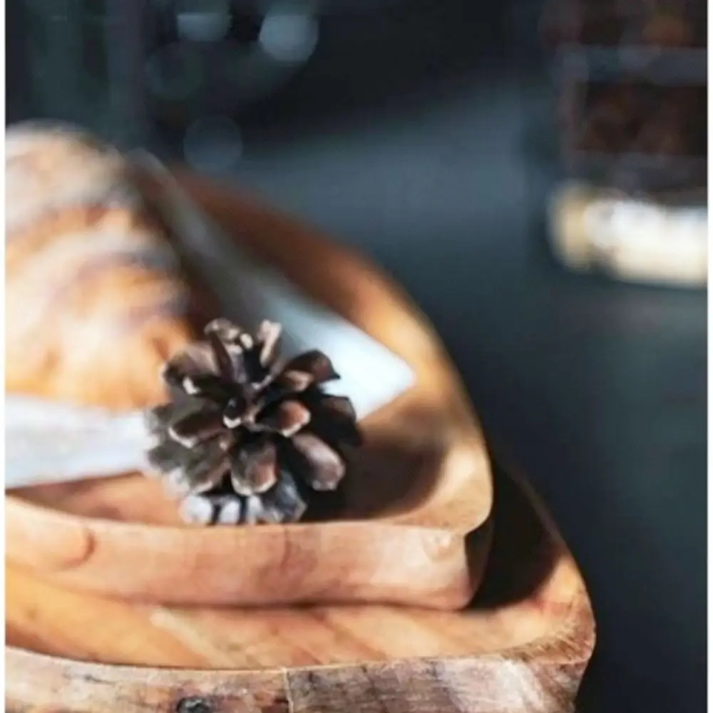 Unique Leaf Shaped Wood Platter Decorative Serving Tray For Sushi Snacks Afternoon Tea Natural Acacia Wood Kitchenware
