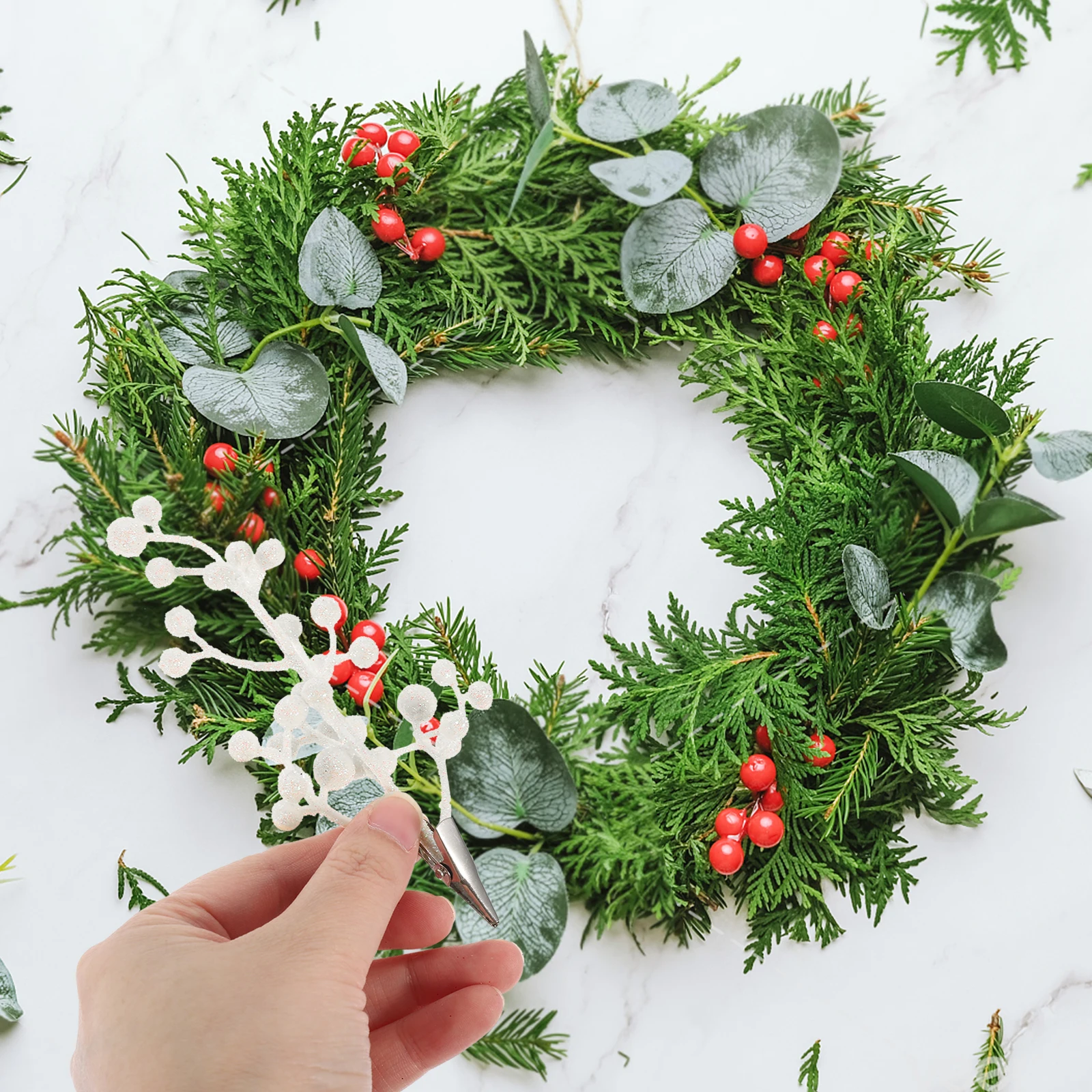 

6 Pcs Christmas Tree Decoration Clips Red Berry Stems Lifelike Artificial Fruits Glitter Powder Xmas Ornaments DIY