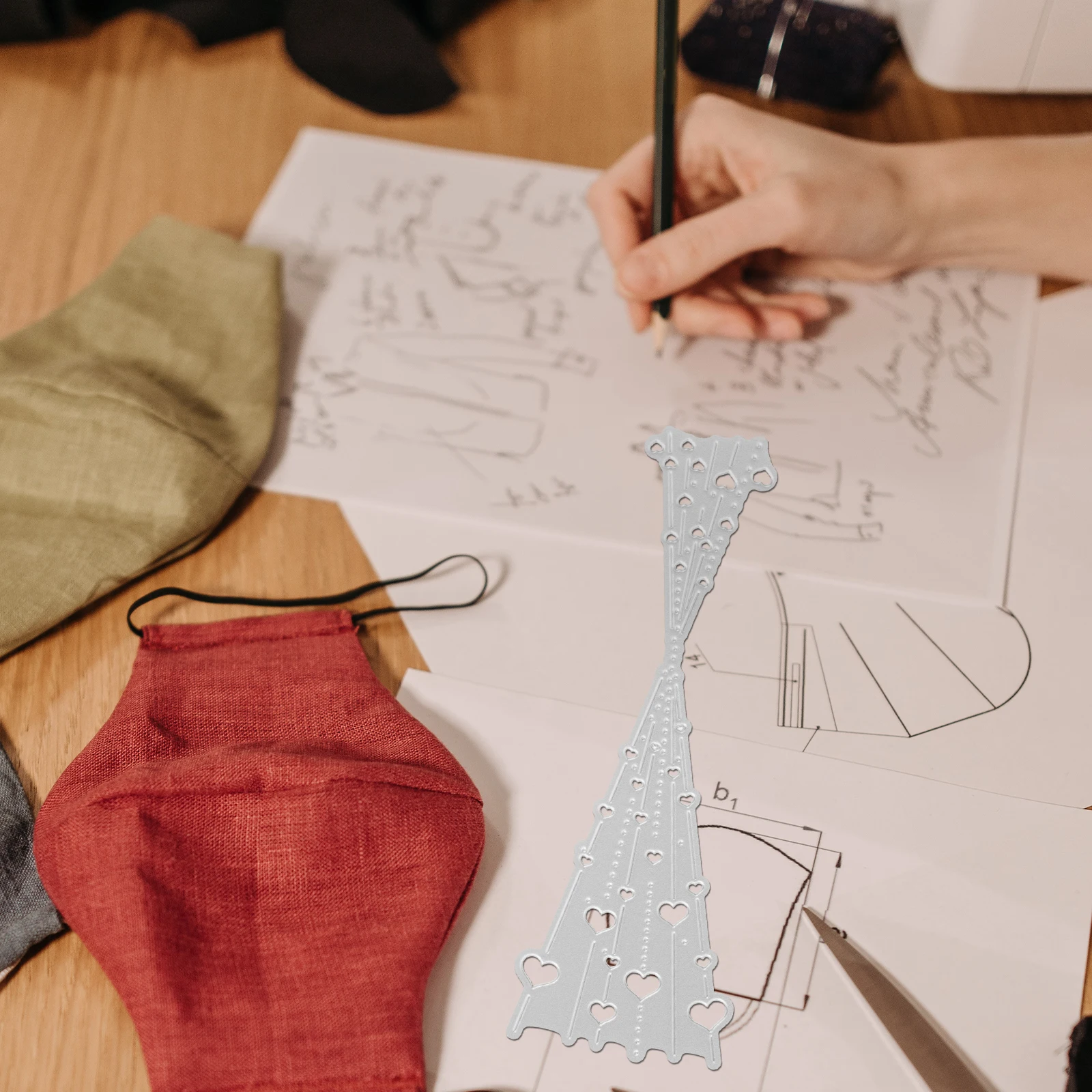 

Love Knife Mold Embossing Mould for Paper Scrapbooking Curtain Making Crafts Tool Carbon Steel Stencil Die Cuts Child