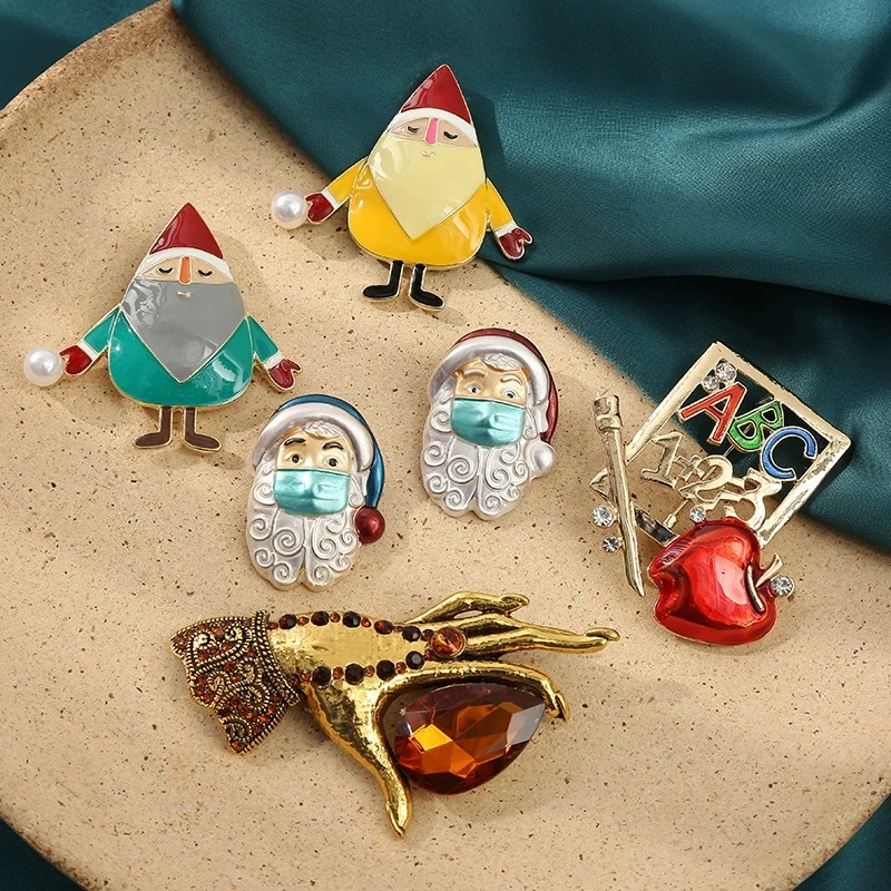 Creative New Christmas Apple Number Brooch Rhinestone Oil-Dripping Unisex Pin Cute Accessory Formal Dress Coat Badge Gift