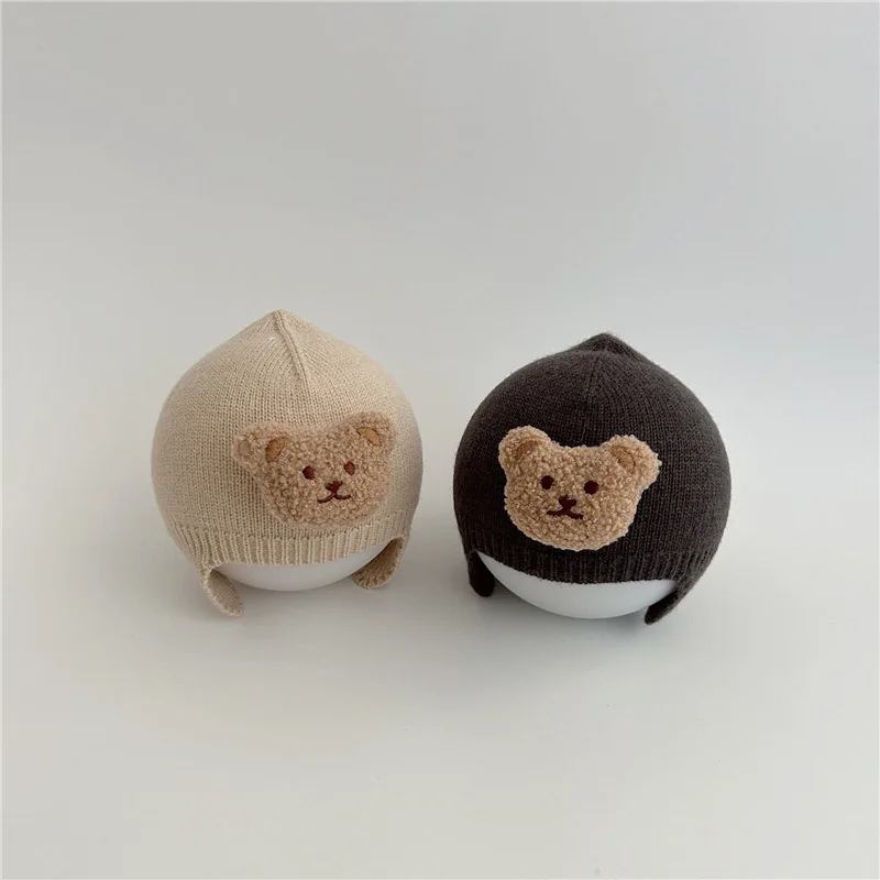 

Зимний теплый детский вязаный пуловер, шапка с милым медведем, защитная шапка для ушей для малышей, шерстяной вязаный крючком чепчик для детей 5-24 месяцев, детские шапочки