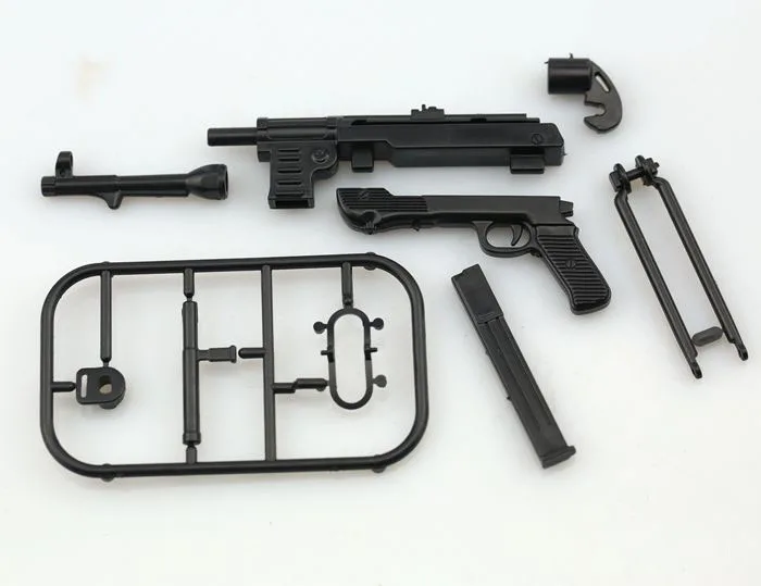 1/6th Mini MP40 Submachine Gun World War II Plastic Assembled Firearm Puzzle Model for 12 Inch Action Figure Soldiers Toys