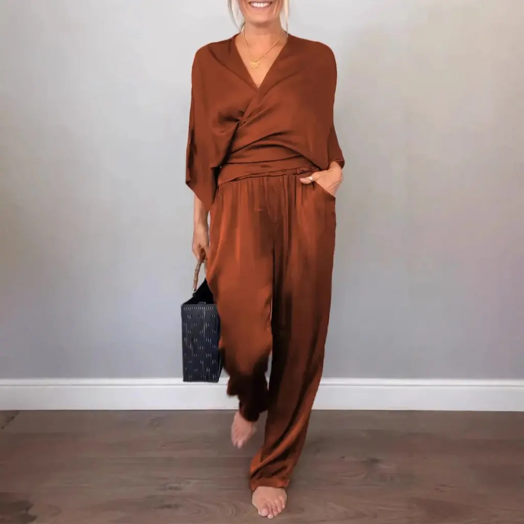 

Women's Satin Short Sleeve Top And Pants Set Solid Color Independent Station European And American Style Summer Fashion