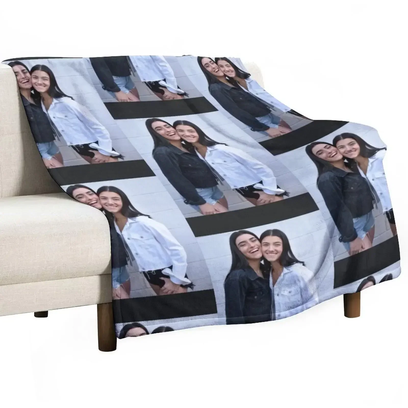 

Charli and dixie damelio Throw Blanket Elegant Warm Throw Blanket for Hotel Home