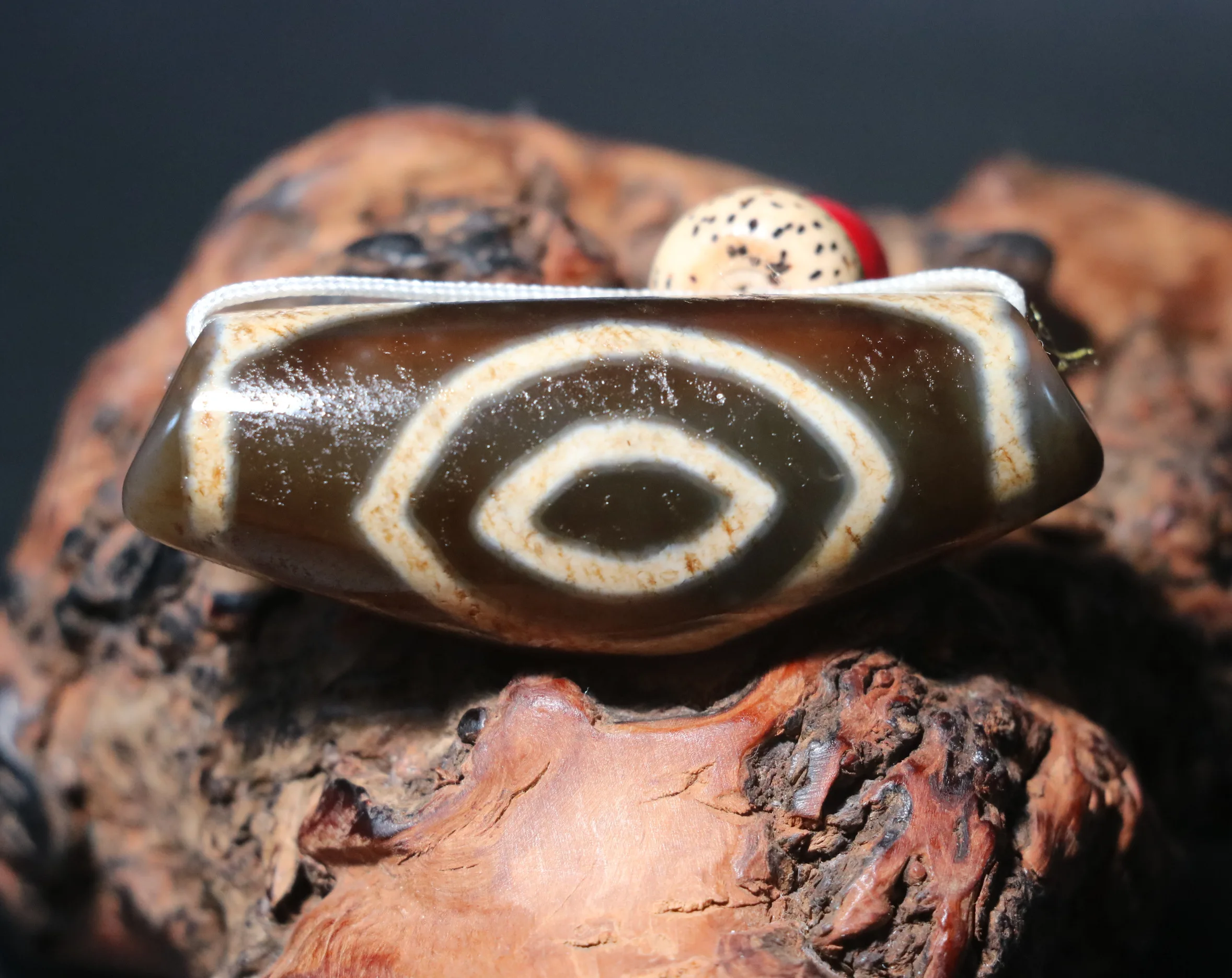 No.210126N14 Energy Tibetan Old Agate Buddha Eyed Peak Rain Drop Hole Ox Horn SH dZi Bead XS2 Good Saurces