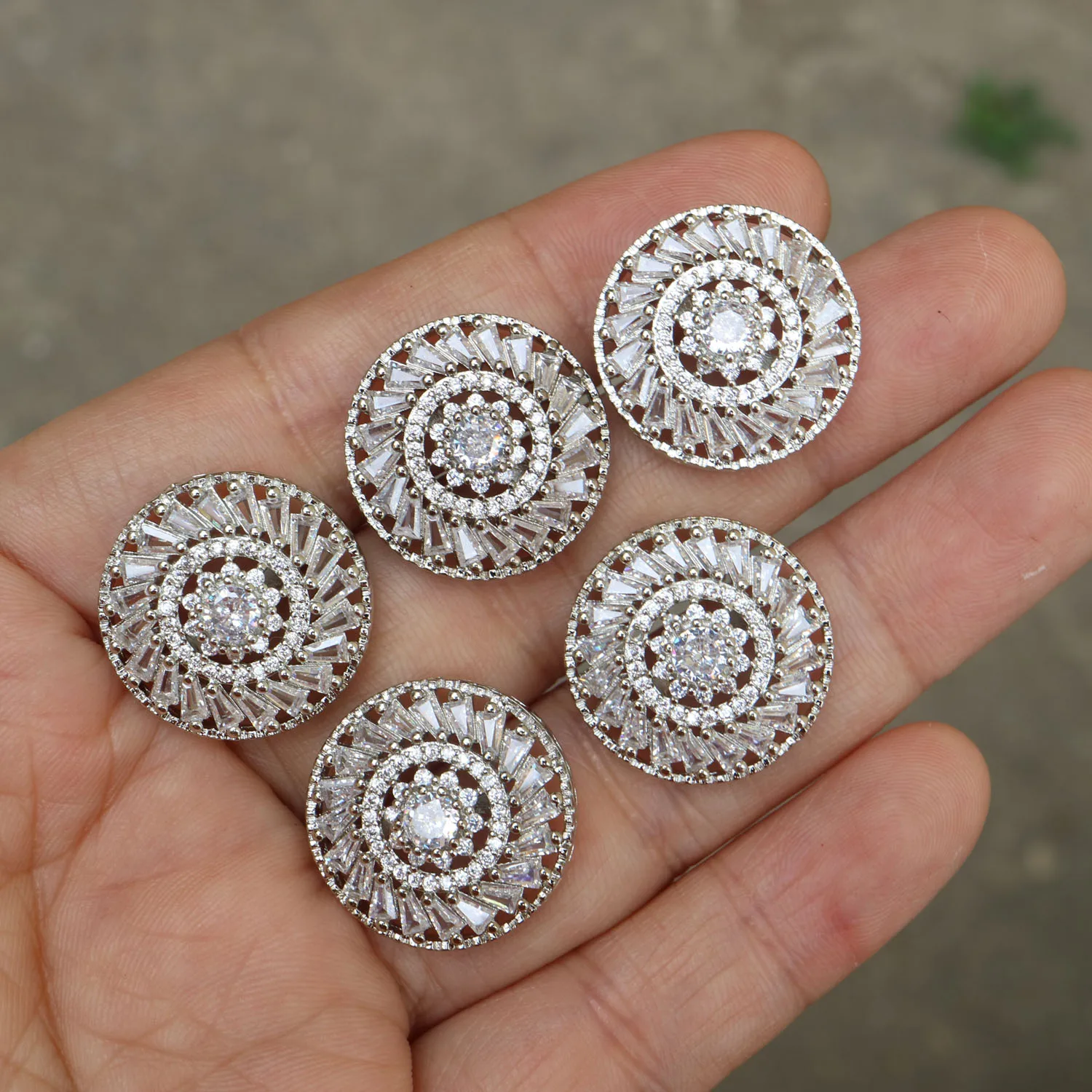 5pc/lot Shining crystal flower buttons Cubic zirconia button for shirt Decorative CZ sewing buttons for cashmere Knit cardigan