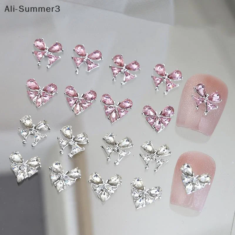 2PCS إكسسوارات الأظافر الرجعية مع الماس مطعمة تألق الزركون فراشة كبيرة الحب القلب الملونة الماس الحب سحر الأظافر