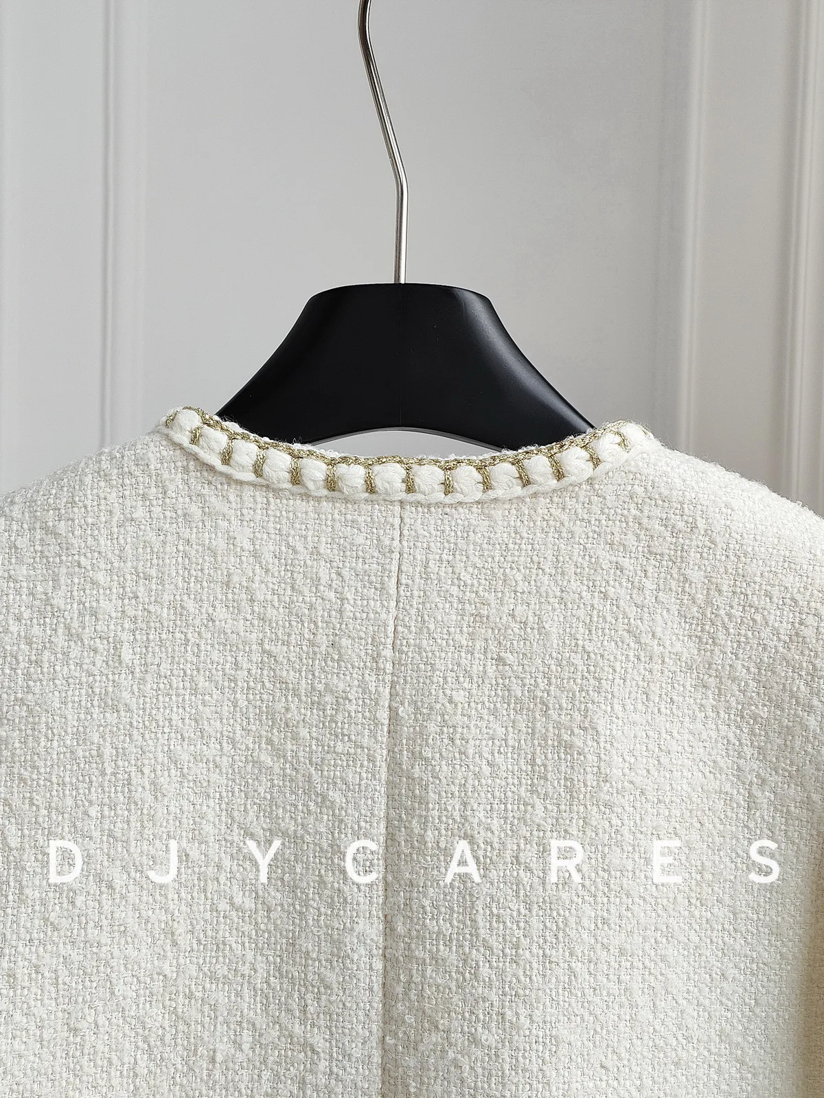 เสื้อโค้ทตกแต่งขอบด้วยลวดสีทองแบบทวีดหยาบแบบใหม่ สไตล์อเนกประสงค์