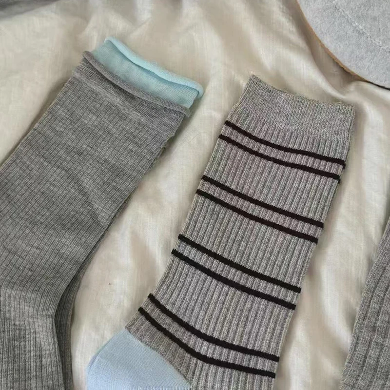 1/4 زوج الخريف الشتاء رمادي أزرق منتصف جوارب أنبوبية النسخة الكورية المألوف توالت حافة المشارب لينة مريحة الجوارب غير رسمية