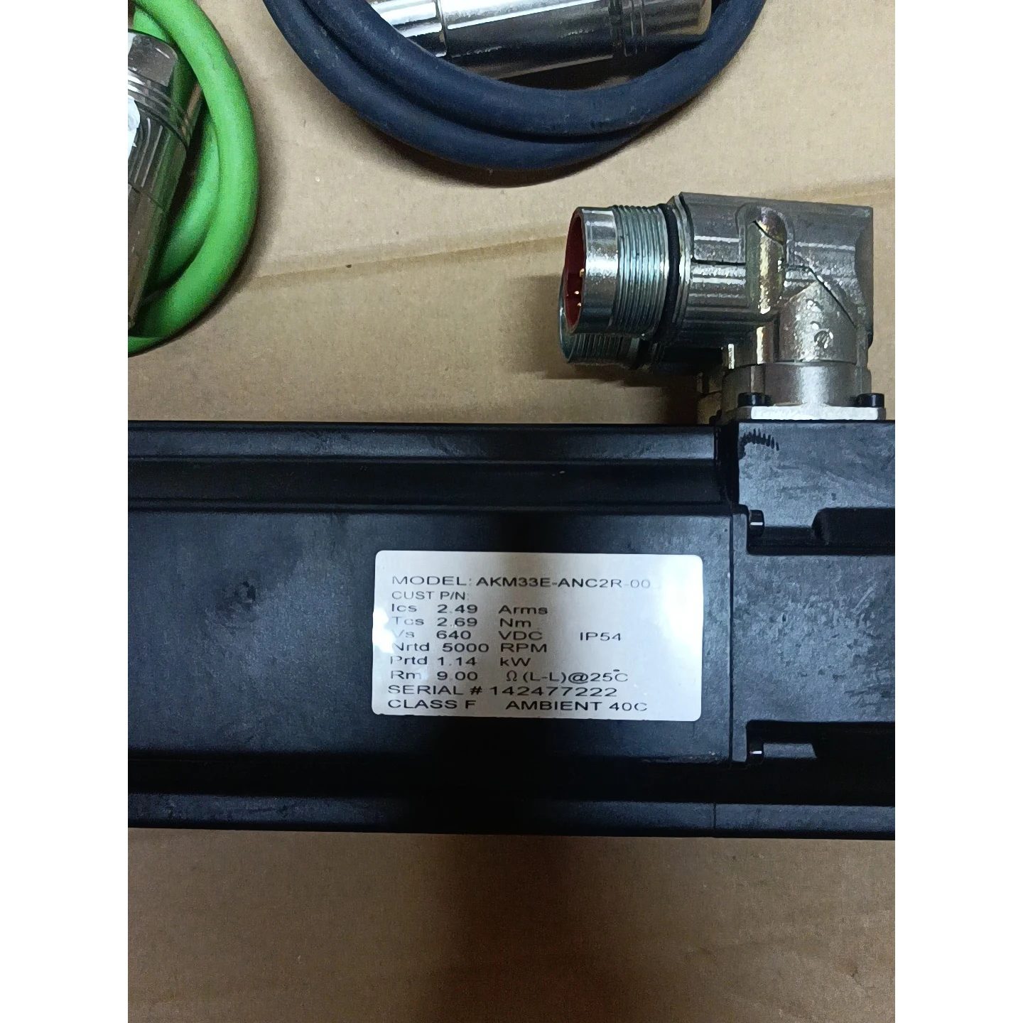 AKM33E-ANC2R-00 Серводвигатель